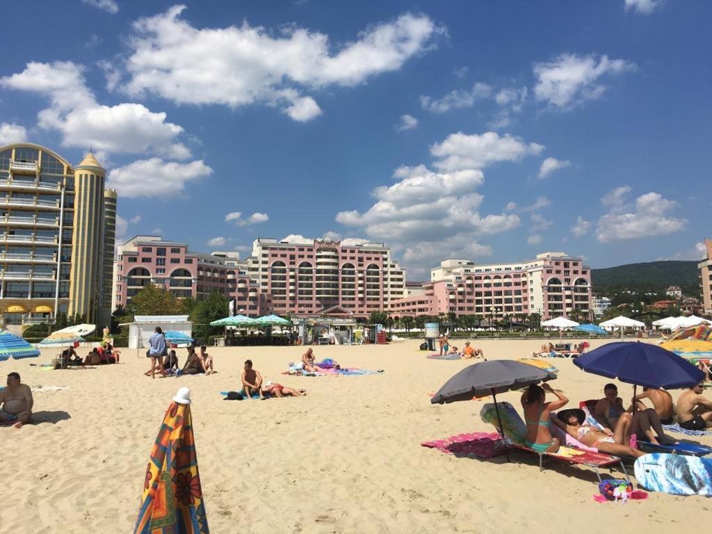 Apartment Sunny Beach Plaza 100 M Sea Екстериор снимка