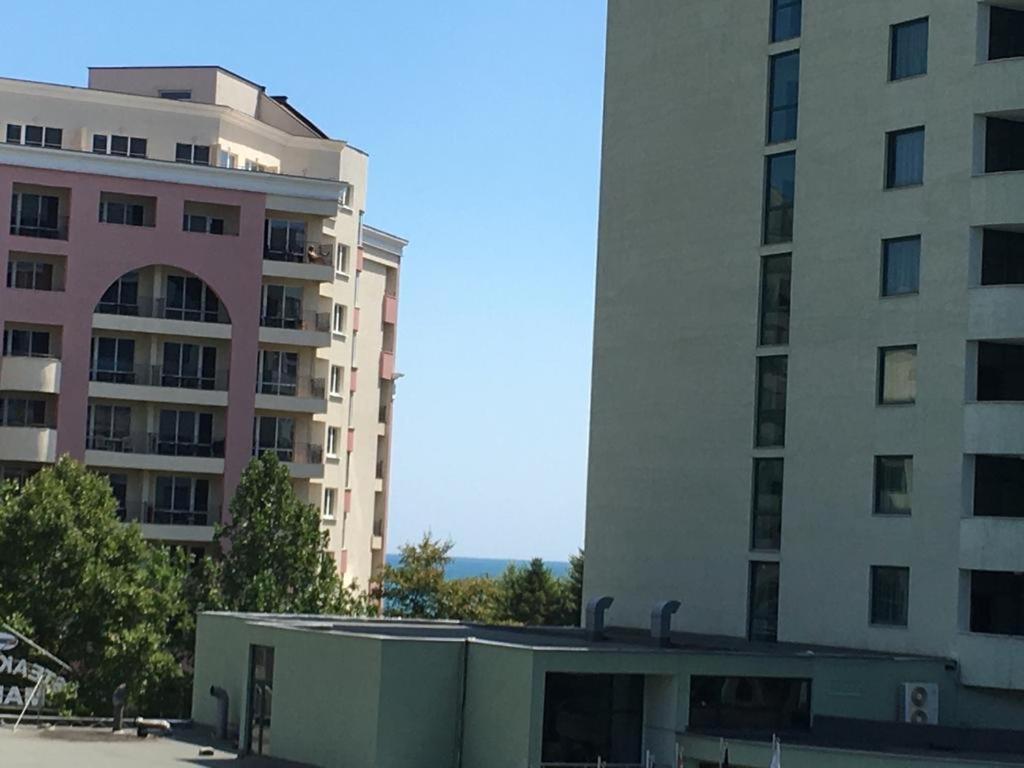 Apartment Sunny Beach Plaza 100 M Sea Екстериор снимка