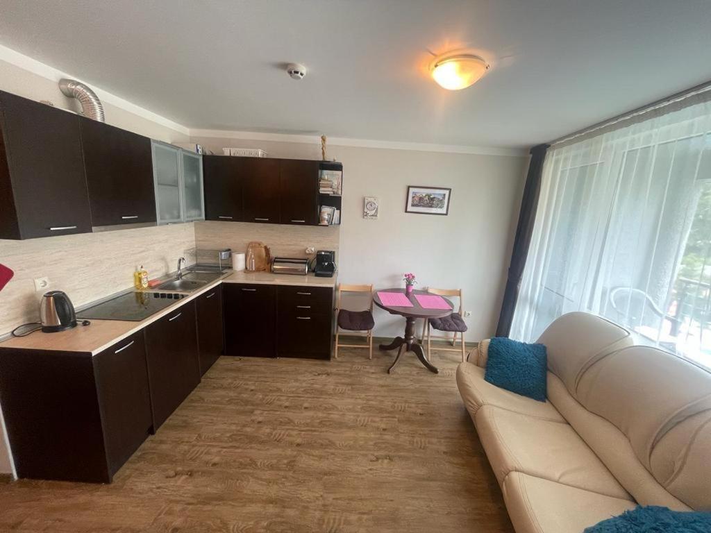 Apartment Sunny Beach Plaza 100 M Sea Екстериор снимка