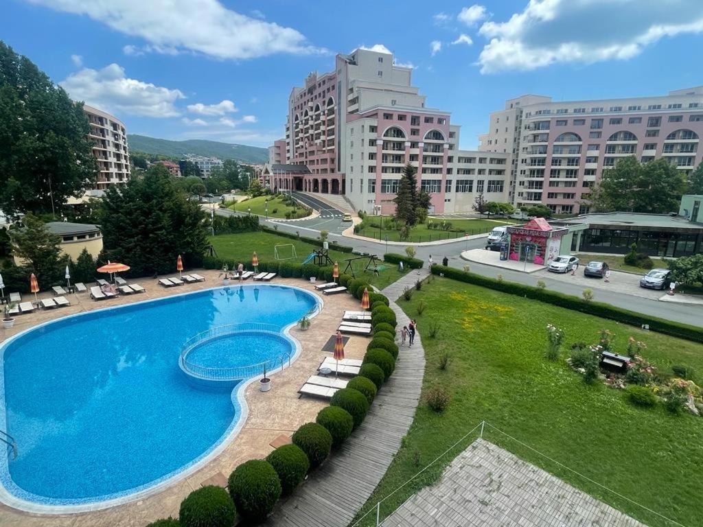 Apartment Sunny Beach Plaza 100 M Sea Екстериор снимка